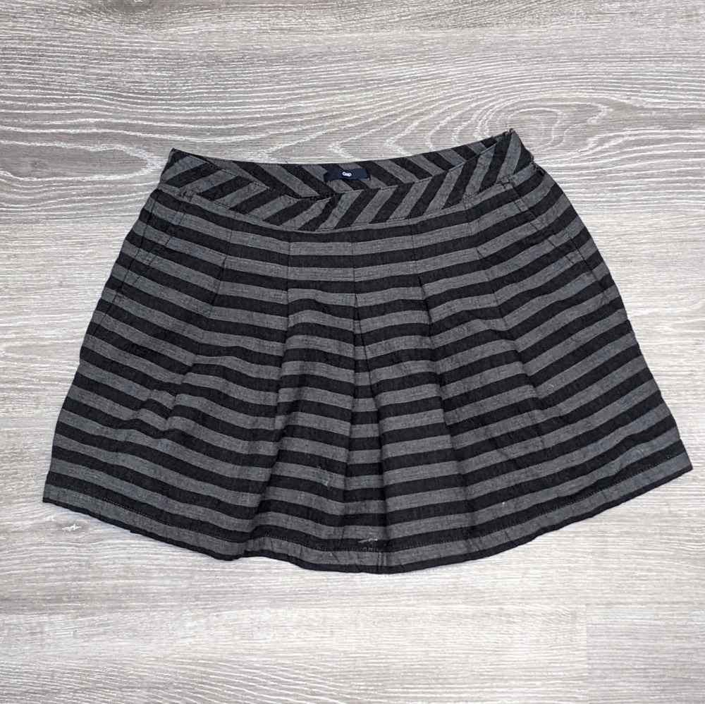 GAP | puffy balloon skirt